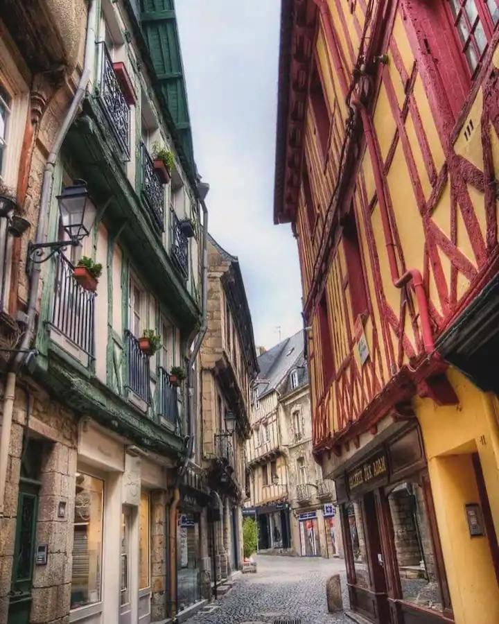 Laroche Grand Duplex Dans Le Centre Historique Avec Garage Lejlighed Vannes Eksteriør billede
